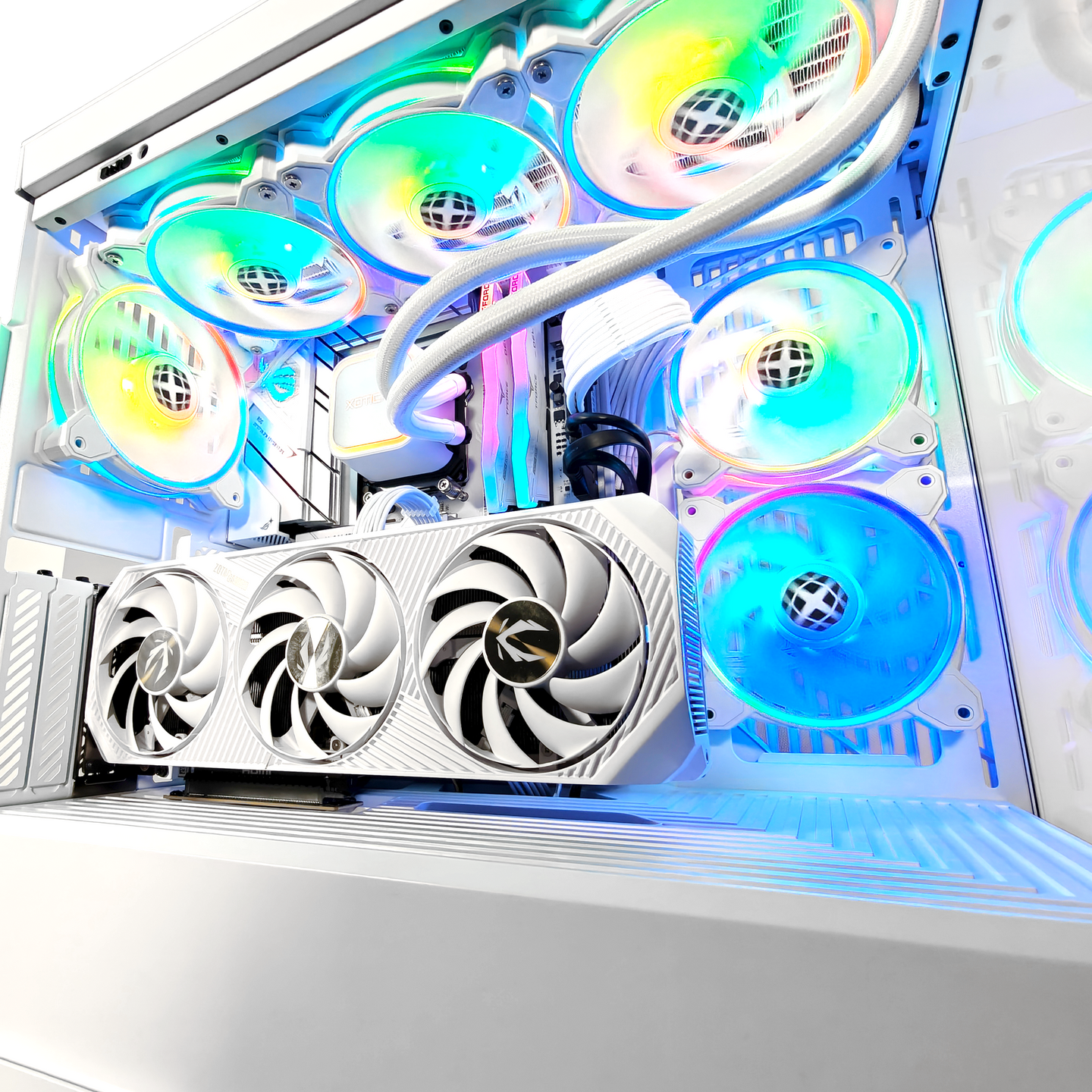 HYTE Y40 Gaming PC For High Performance